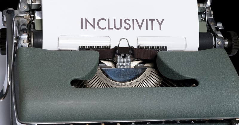 La mode inclusive élargit ses standards : quels impacts sur nos choix ?